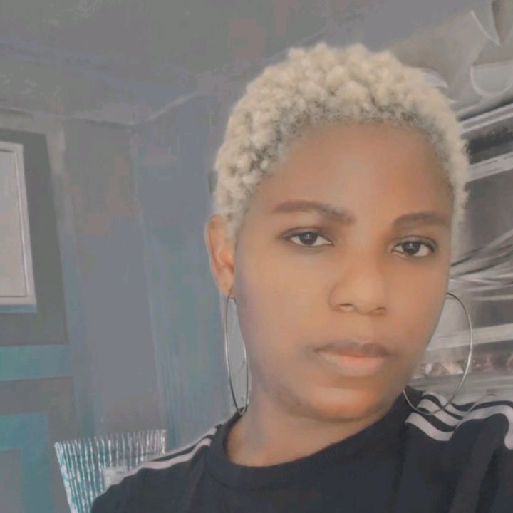 queenluna2459