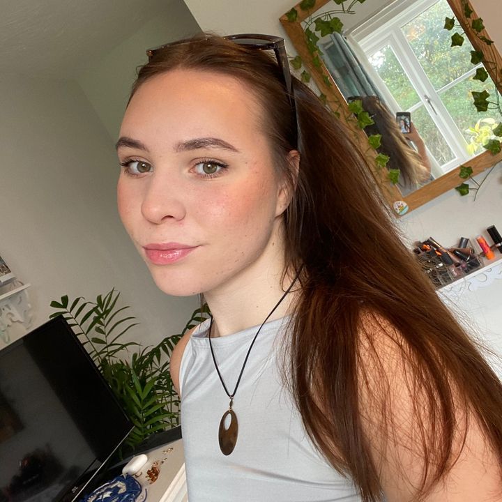 @x.chloehillx