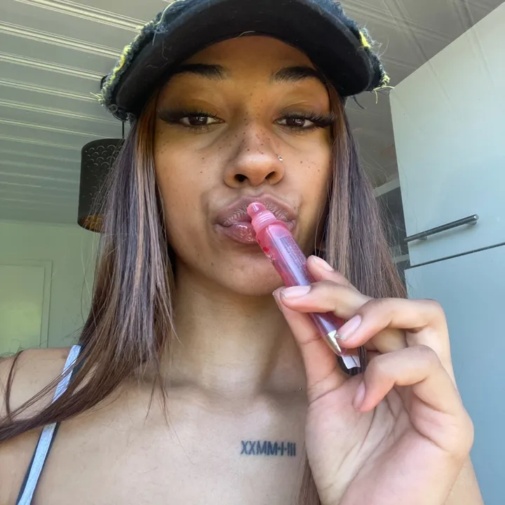@juliannaisabella