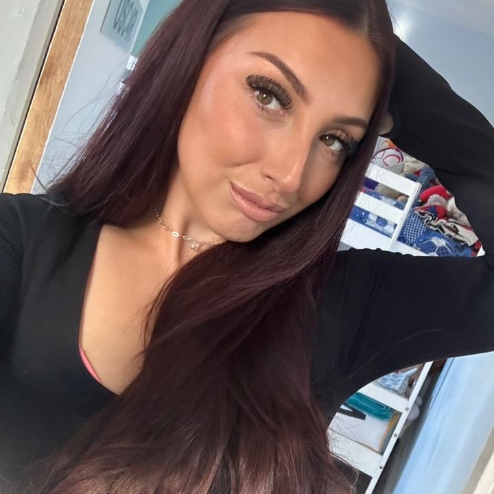 yourgirldeexbacku