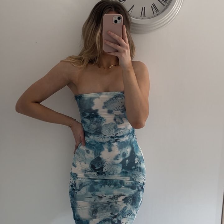 ellieannahawkes