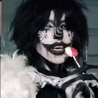 lostboy_cos.play