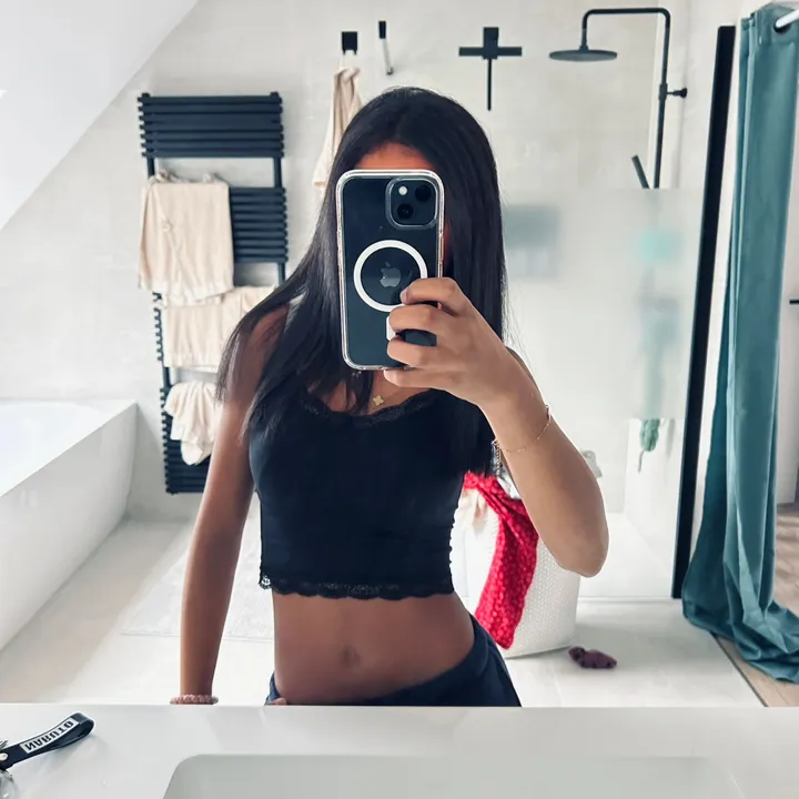 leela_bjl