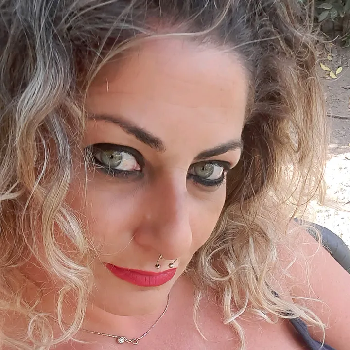simona.blu