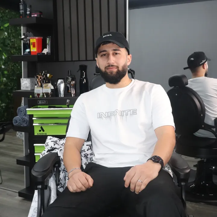 ak_barbers__