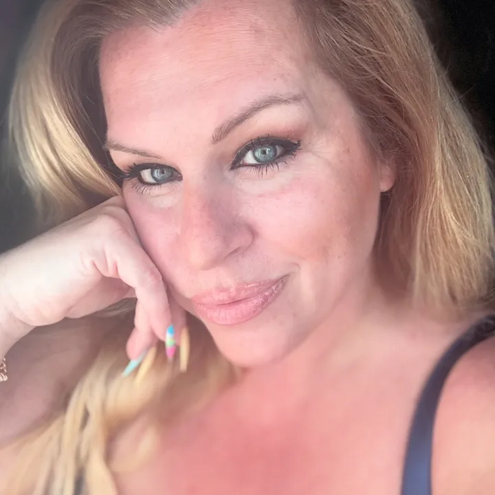 louslovelyls-thereallouslovelyls-urlebird