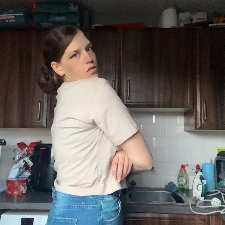 @adrianne439