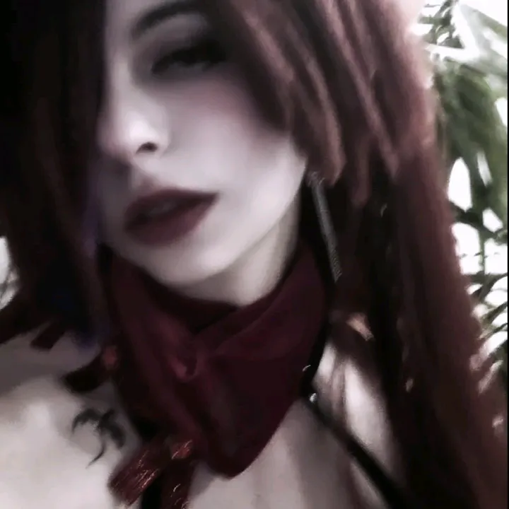 lainie.cos
