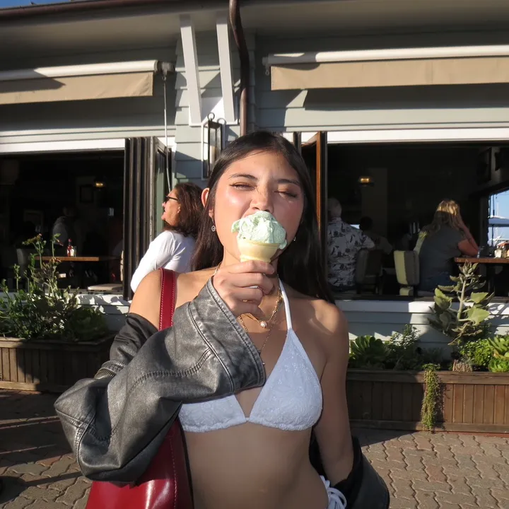 whosscanika