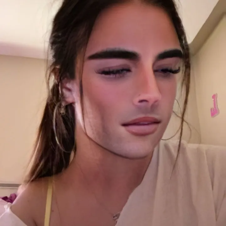 brunettieej