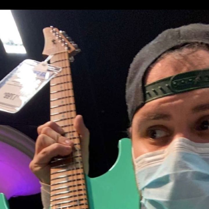 .maskedguitarist20