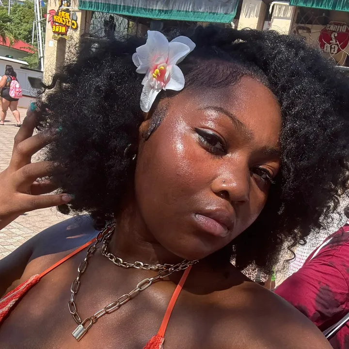 vixennnextdoor