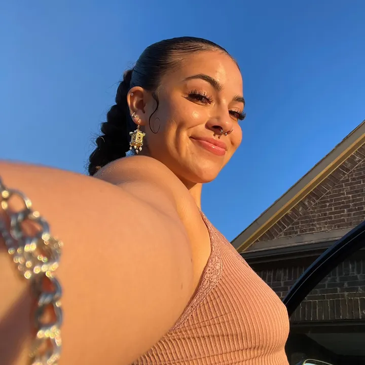 @haileyxestrada