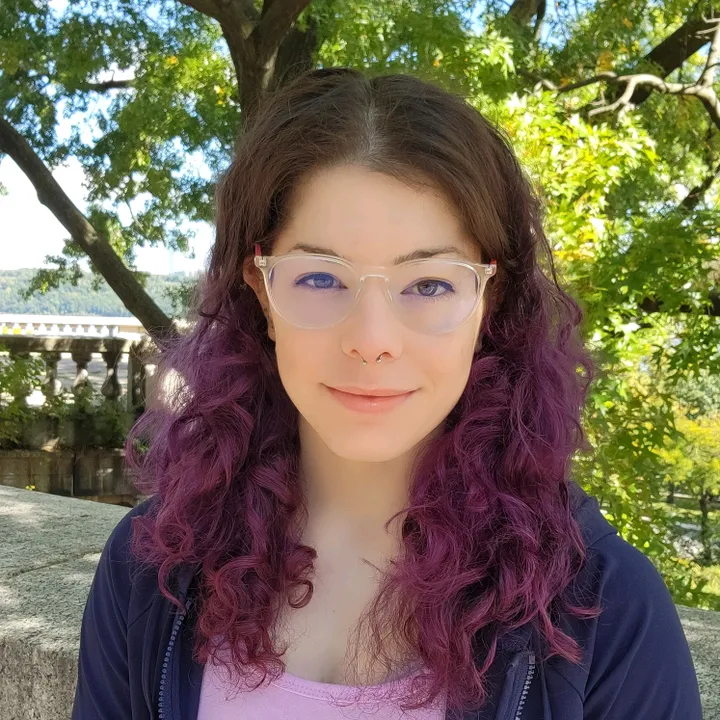 mynameisgabyiliketolift