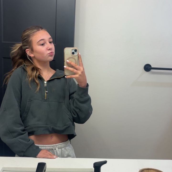 ava_ambrose22