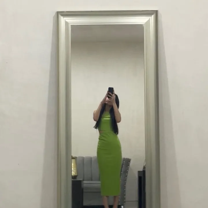 @_aleeecb
