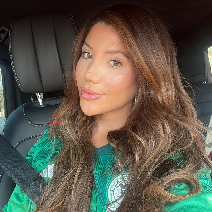 what is laura mellado net worth - Ilustrasi 2