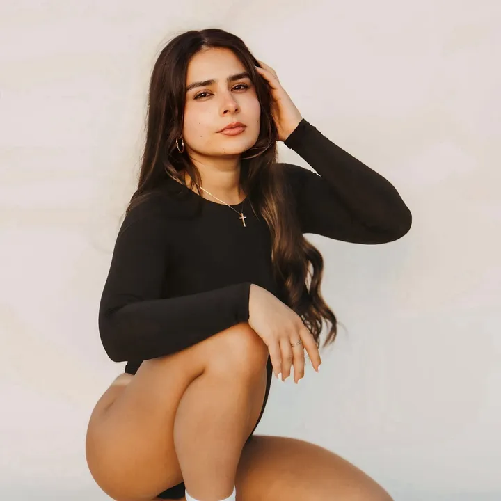 @alycialanaa