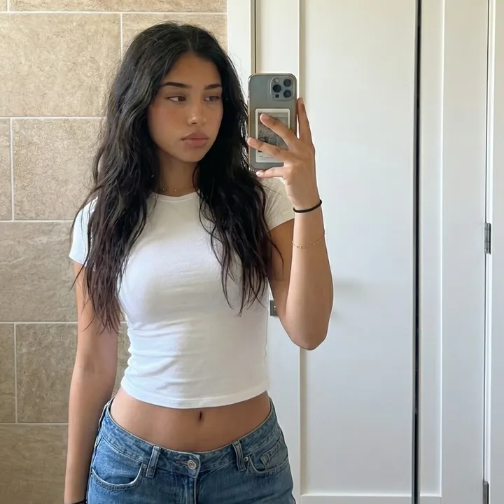 chloeamira