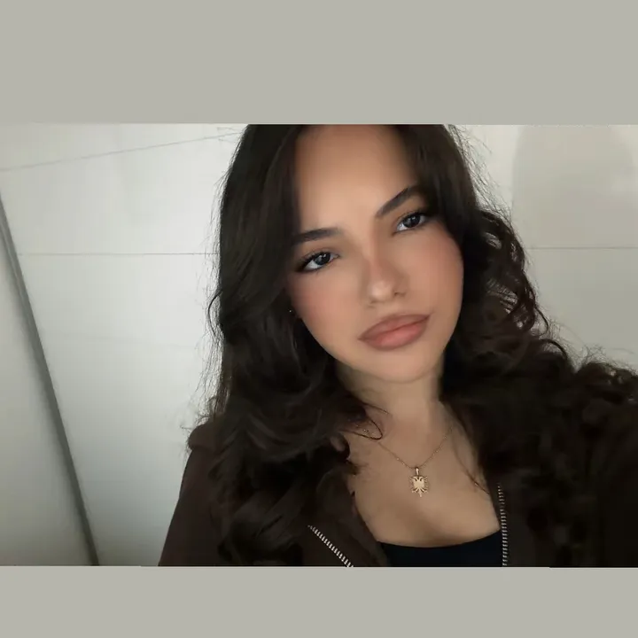 vanesasadiku_