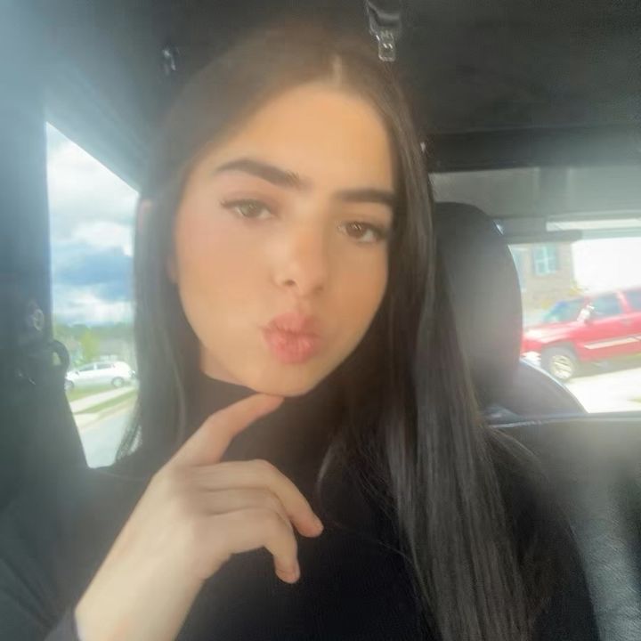 anna.salkic