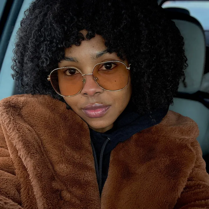 therealnaomicharlotte