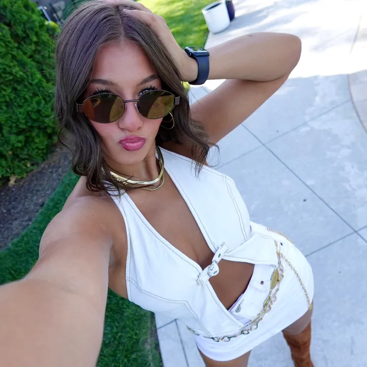 ellafrickinandrade