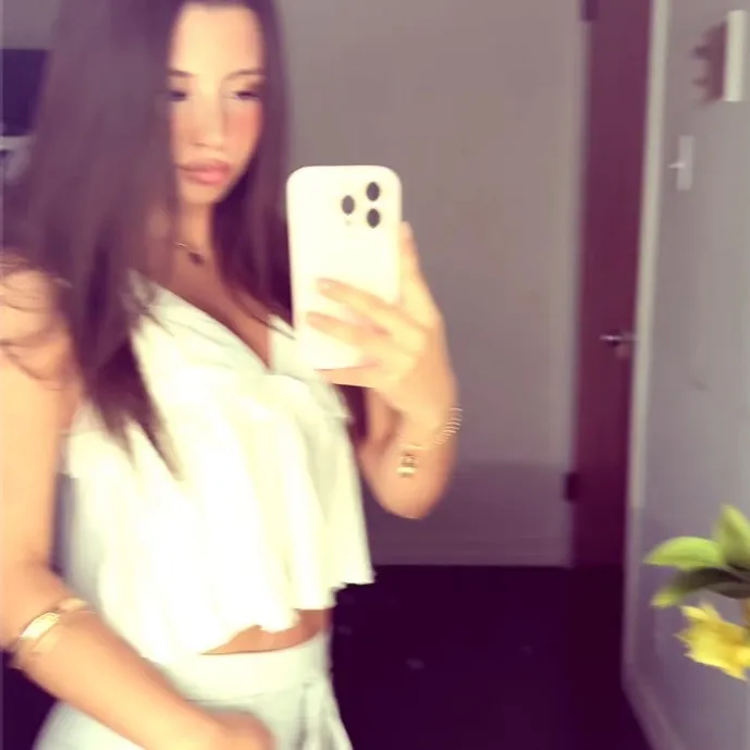 amelia_hopper