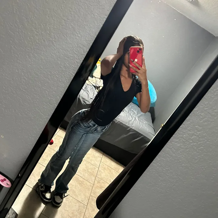 anahiii_zx