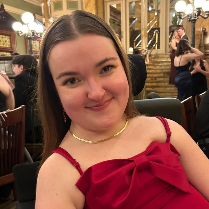 carleewithtwoes
