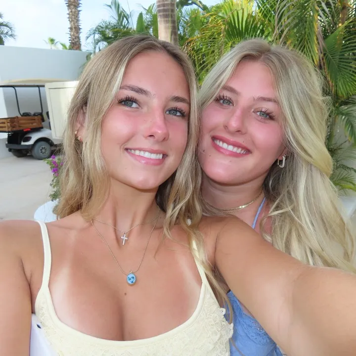 elliehaslangerr