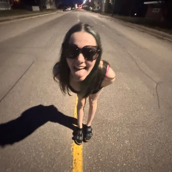 @alaynafrickenshears