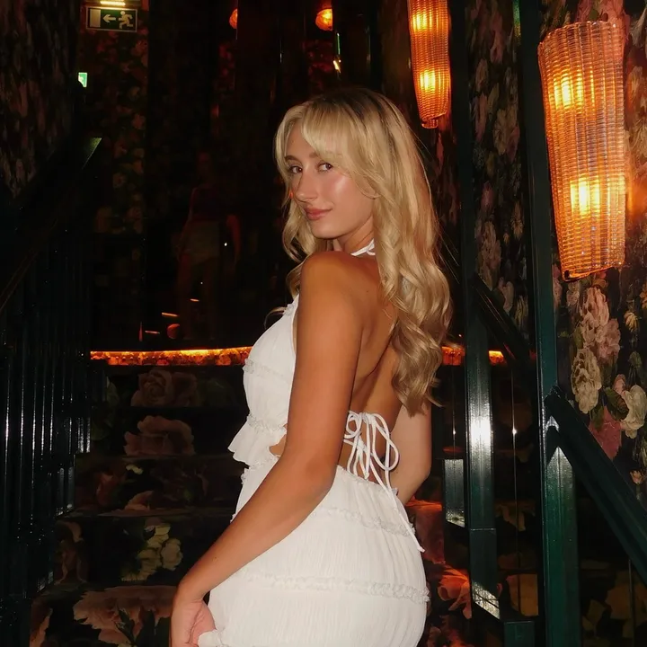 @courtneyreneereads