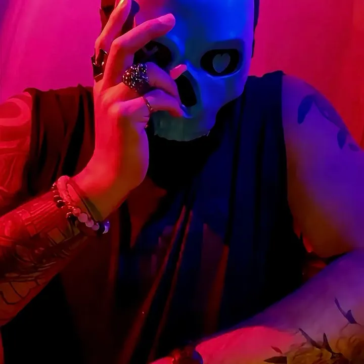 devils.knight.tt