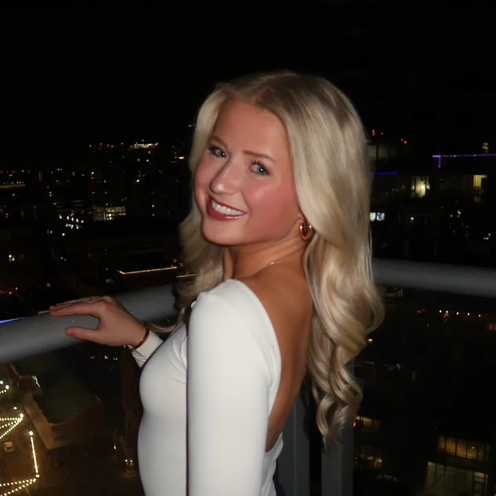 lyla.van