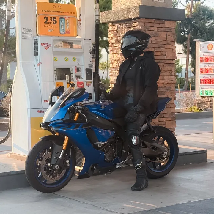 1000_j7