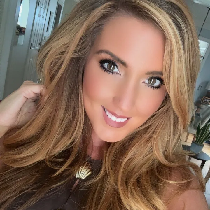wrenmarie2326