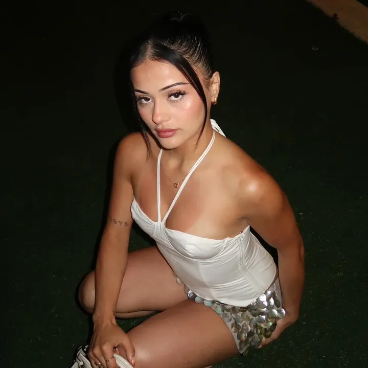 @evelynomadera