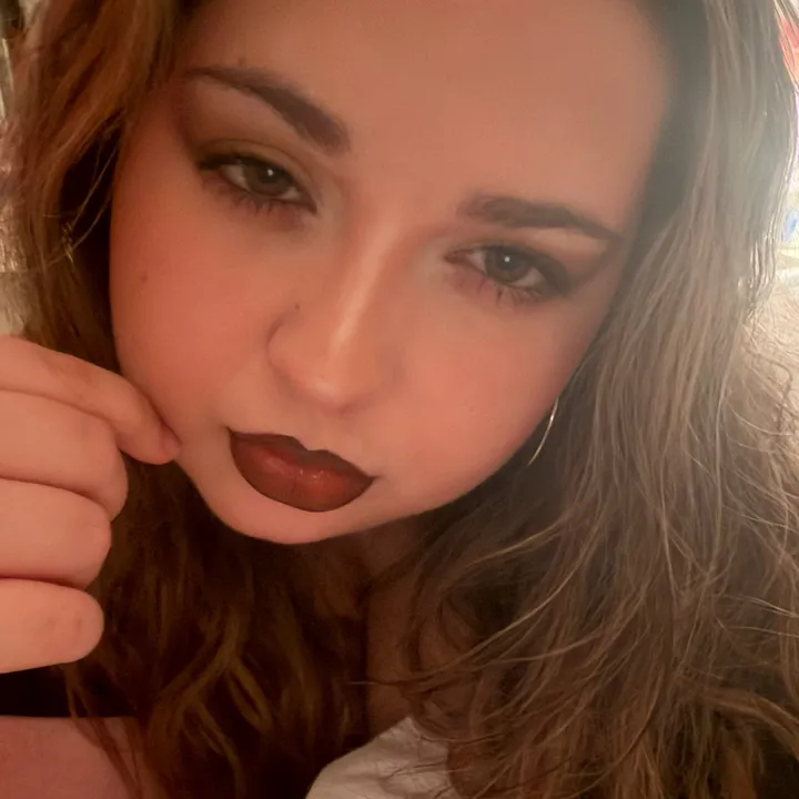 chloe_lay_
