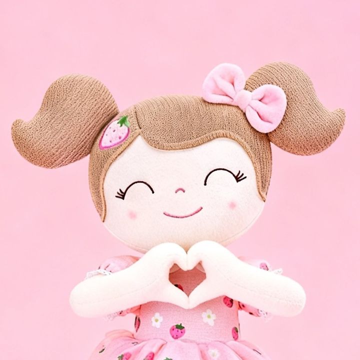 gloveleya_strawberrydoll