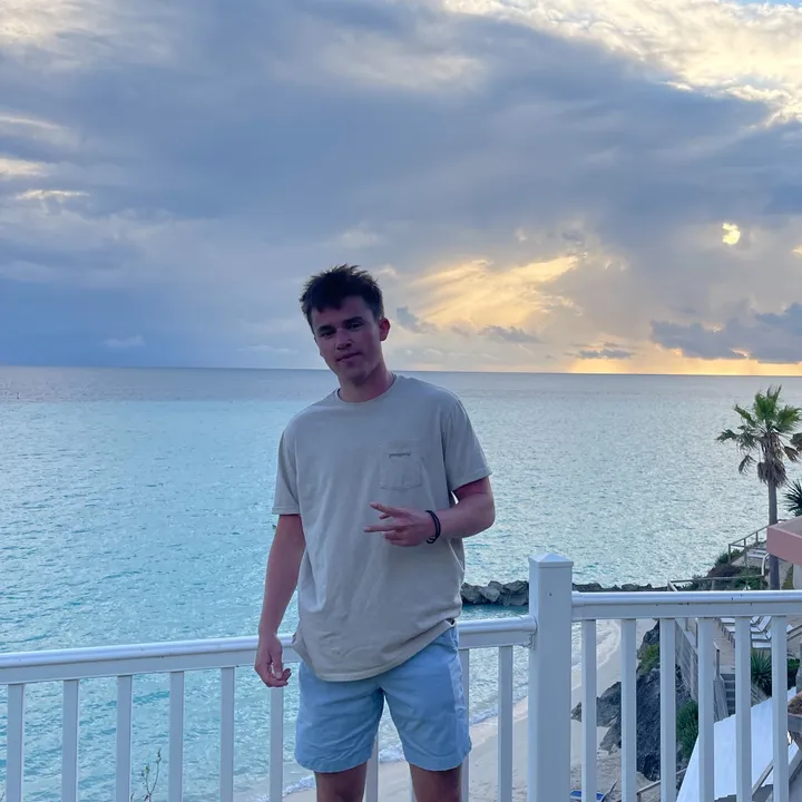 @theinternmason